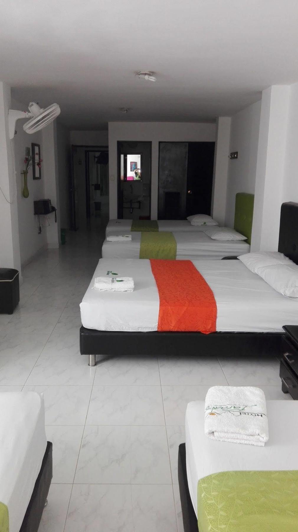 Hotel Paradise Lleras Медельїн Екстер'єр фото